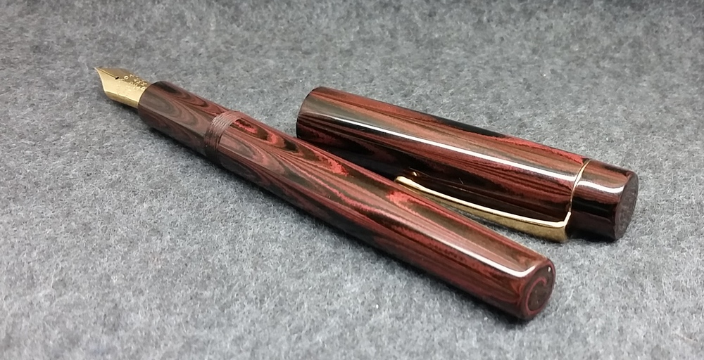 Orville – Red ripple ebonite – Small, Standard – Newton Pens
